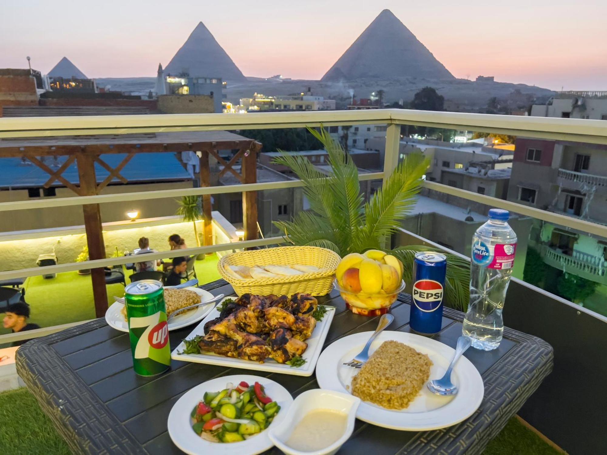 Pyramids Gate Hotel Kafret el-Gabal Zewnętrze zdjęcie
